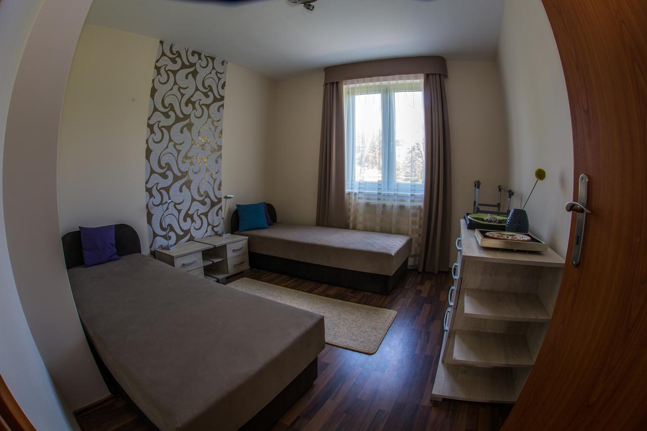 Aqua Line Apartmanhaz Hajdúszoboszló Exteriör bild