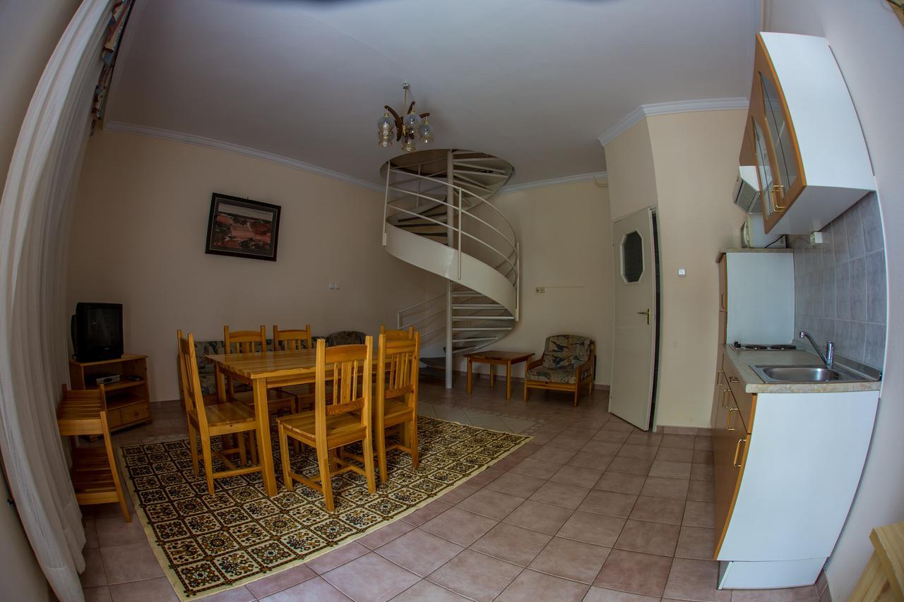 Aqua Line Apartmanhaz Hajdúszoboszló Exteriör bild
