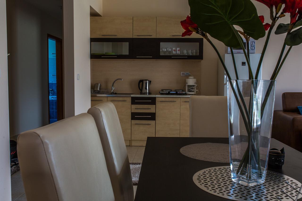 Aqua Line Apartmanhaz Hajdúszoboszló Exteriör bild