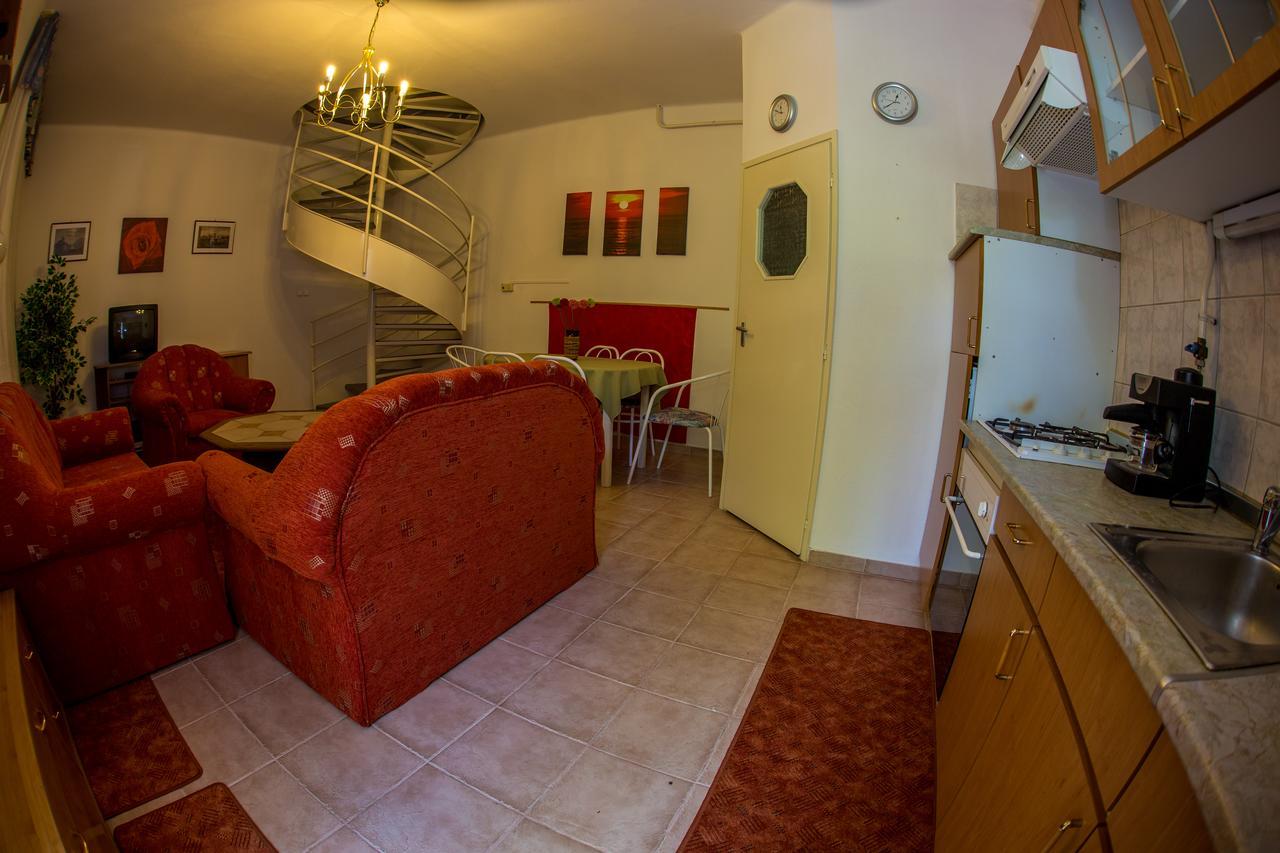 Aqua Line Apartmanhaz Hajdúszoboszló Exteriör bild