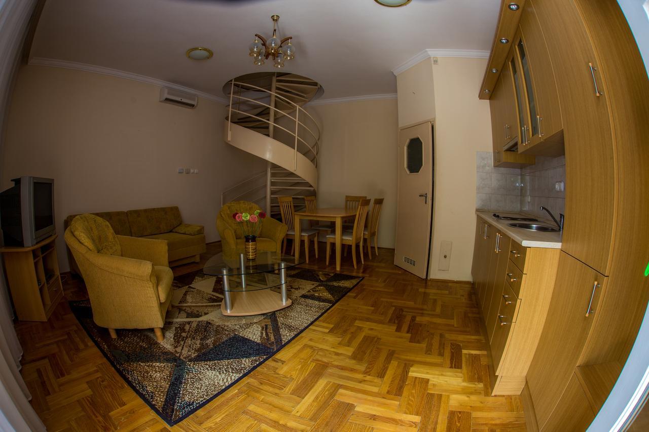 Aqua Line Apartmanhaz Hajdúszoboszló Exteriör bild