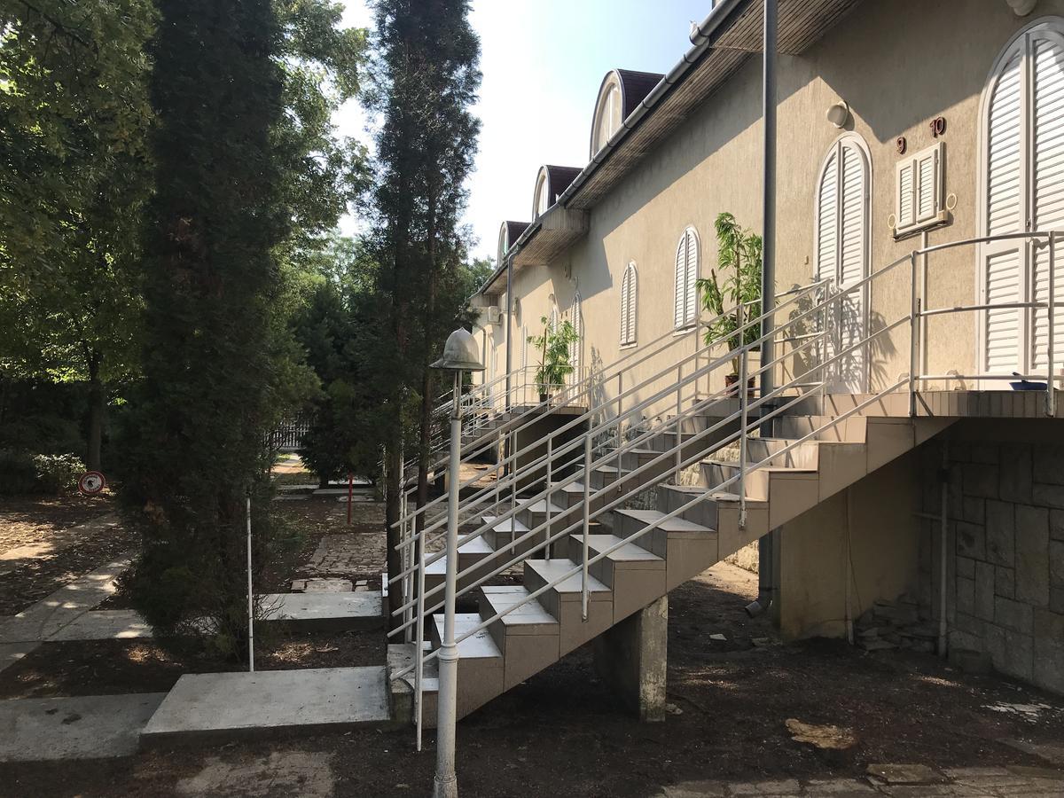 Aqua Line Apartmanhaz Hajdúszoboszló Exteriör bild