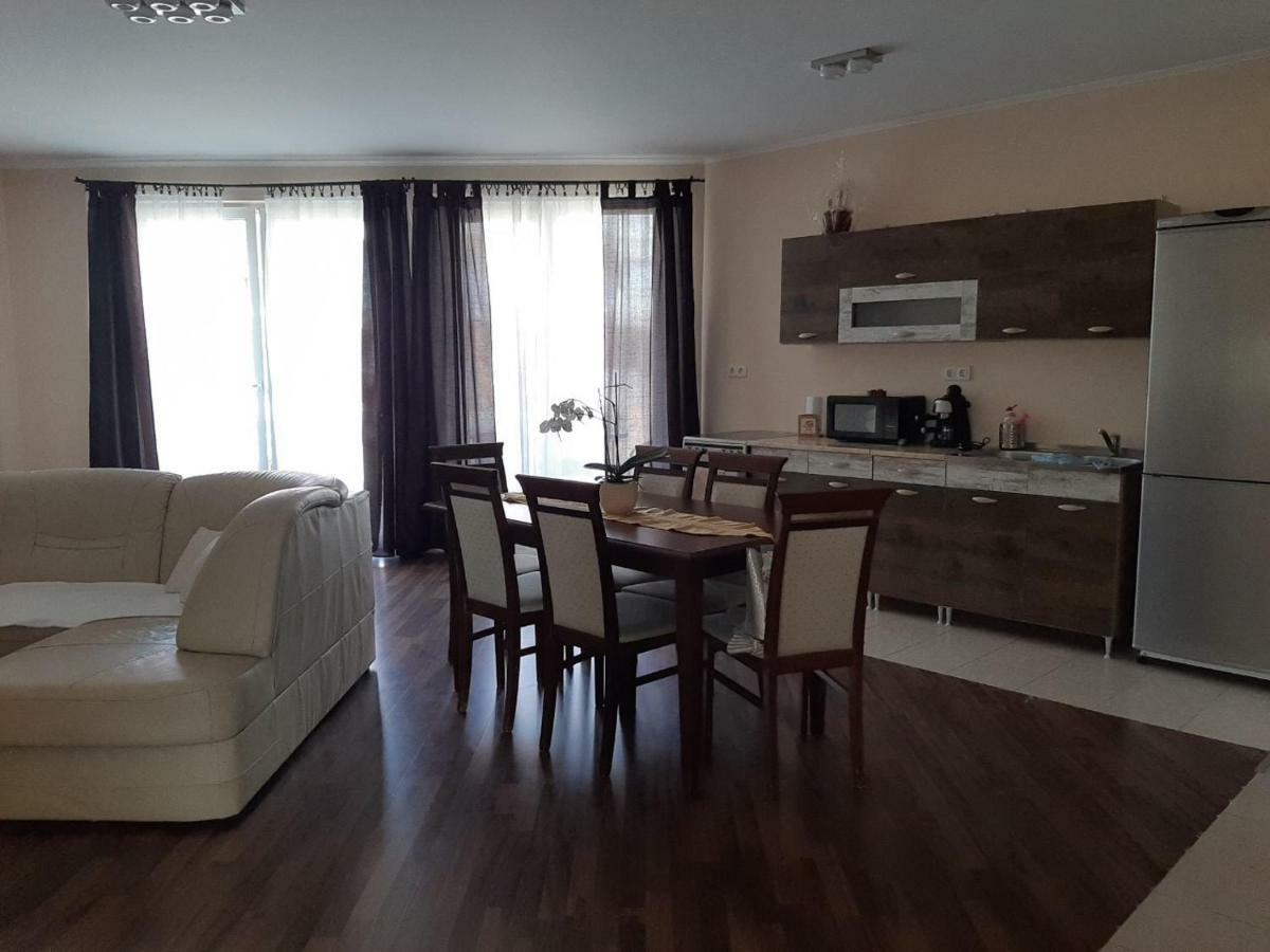 Aqua Line Apartmanhaz Hajdúszoboszló Exteriör bild